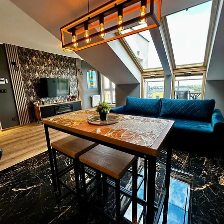 Golden Leaf Sky Loft Jasien Free Parking Apartament
